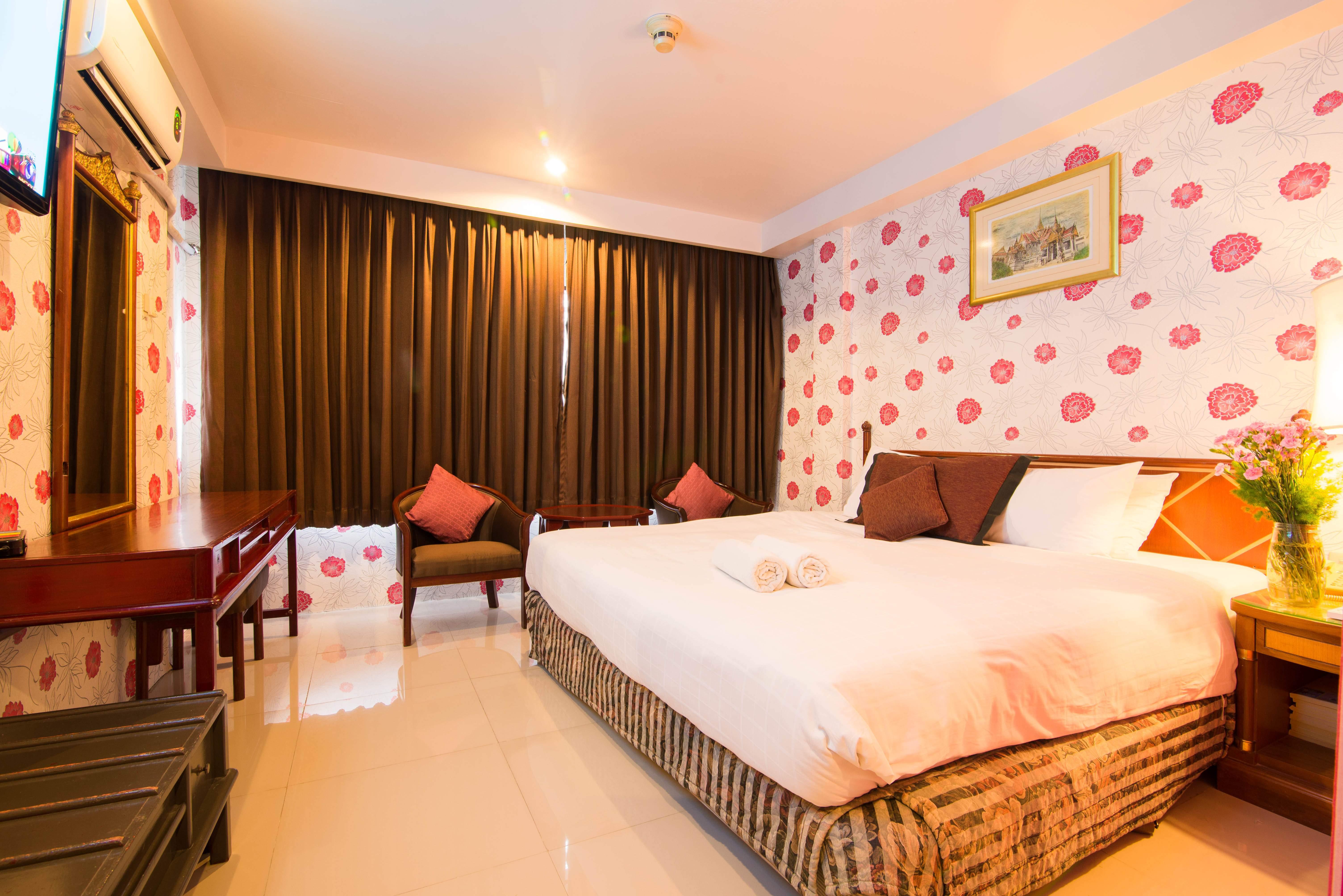 Diamond City Hotel Sha Certified Bangkok Exterior photo